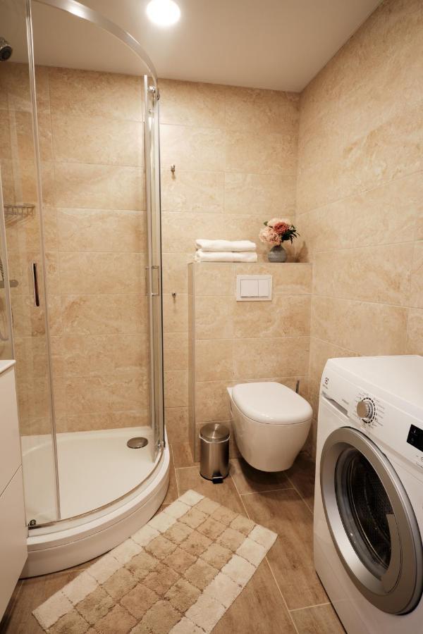 Cosy Studio Near Akropolis And Svyturio Arena Klaipeda Bagian luar foto